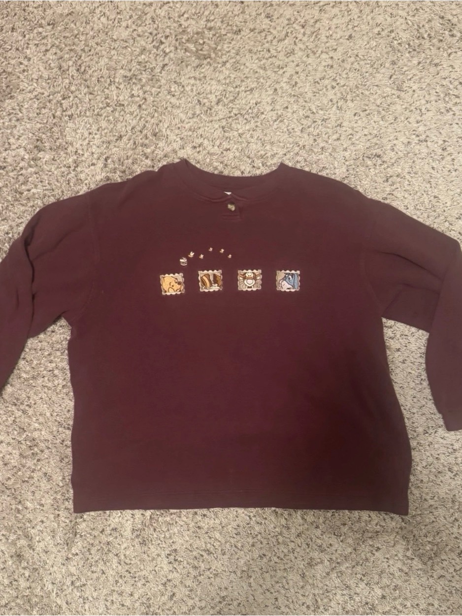 Vintage Embroidered Disney Winnie The Pooh Crewneck/Pullover